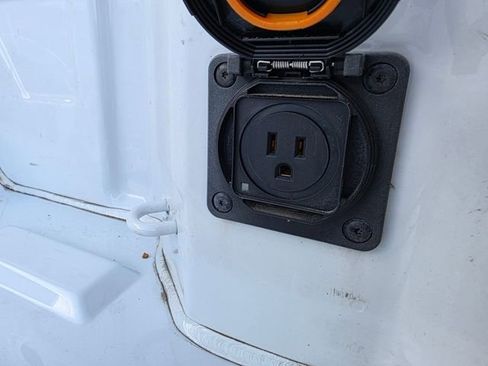 Used 2022 Chevrolet Silverado 1500 LT image 5