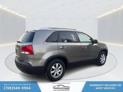 Used 2011 Kia Sorento 2WD w/ Convenience Pkg image 4