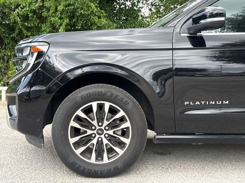 Used 2025 Ford Expedition Max Platinum AWD/4WD image 5