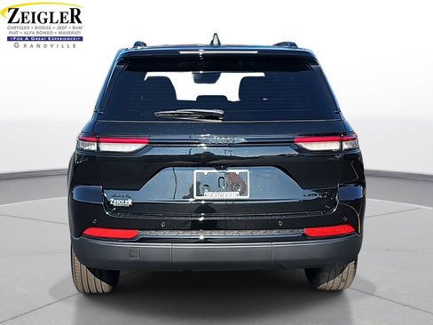 New 2025 Jeep Grand Cherokee Limited w/ Black Appearance Package image 6