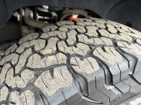 Used 2022 GMC Sierra 2500 AT4 w/ AT4 Preferred Package image 28