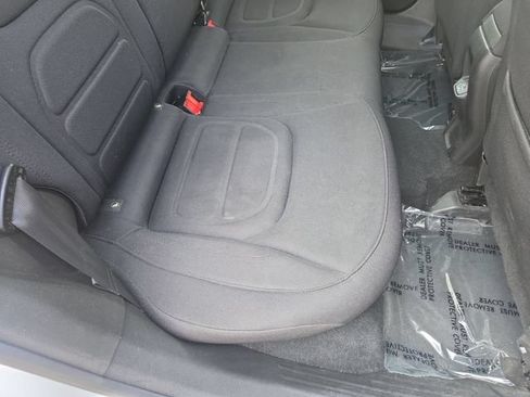 Used 2019 Jeep Renegade Latitude AWD/4WD image 31