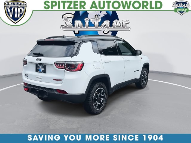 Used 2025 Jeep Compass Trailhawk w/ Trailer Tow Group AWD/4WD image 15