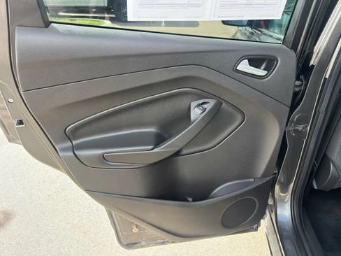 Used 2015 Ford Escape SE FWD image 15