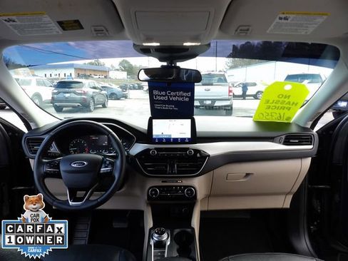 Certified 2021 Ford Escape SE w/ SE Sport Appearance Package image 13