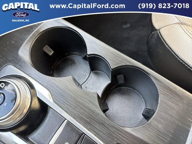Certified 2020 Ford Escape Titanium FWD image 32