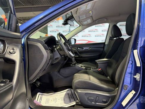 Used 2019 Nissan Rogue SV image 19