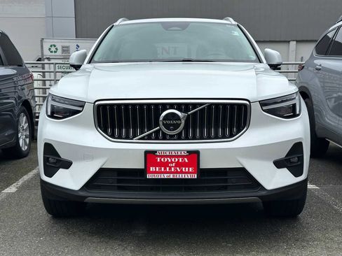 Used 2024 Volvo XC40 B5 Ultimate w/ Protection Package Premier image 4