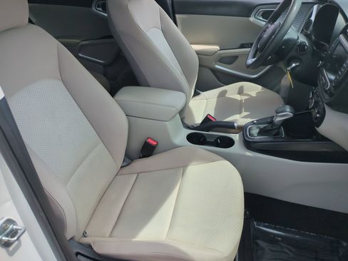 Used 2022 Kia Soul LX w/ Technology Package image 39