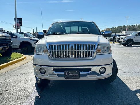 Used 2008 Lincoln Mark LT Base image 5