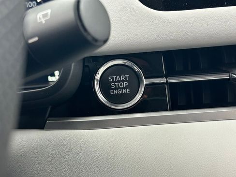 New 2025 Mitsubishi Outlander SEL image 34