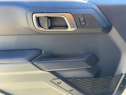 New 2025 Ford Bronco Outer Banks image 8