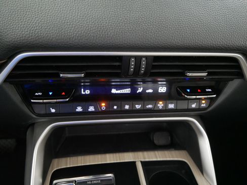 Used 2024 MAZDA CX-90 Plug-In Hybrid w/ Preferred AWD/4WD image 23