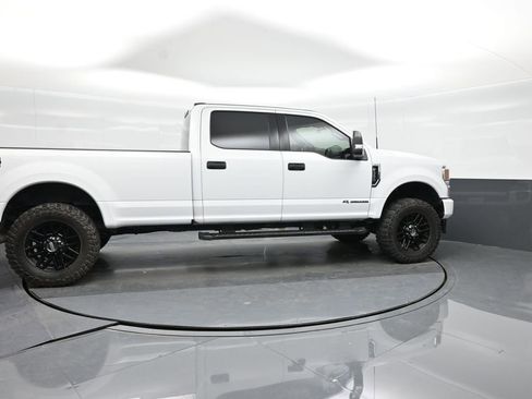 Used 2022 Ford F350 XLT w/ Black Appearance Package AWD/4WD image 9