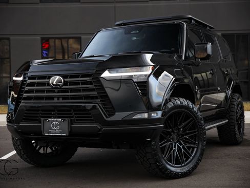 Used 2025 Lexus GX 550 w/ Accessory Package (2T) image 2