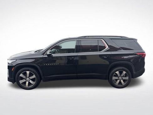 Used 2023 Chevrolet Traverse LT w/ LT Premium Package AWD/4WD image 2