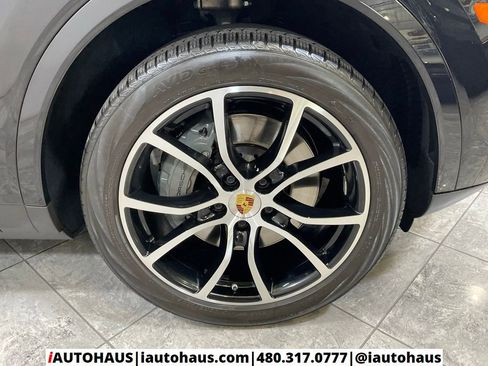 Used 2019 Porsche Cayenne S AWD/4WD image 38