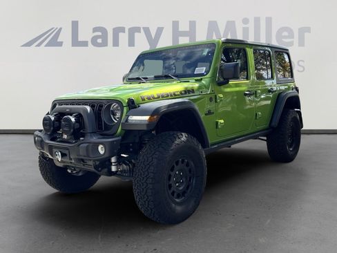 New 2025 Jeep Wrangler Unlimited Rubicon w/ Convenience Group AWD/4WD image 4