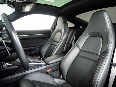 Certified 2020 Porsche 911 Carrera S RWD image 5