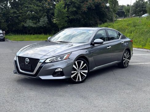 Used 2019 Nissan Altima 2.5 Platinum AWD/4WD image 1