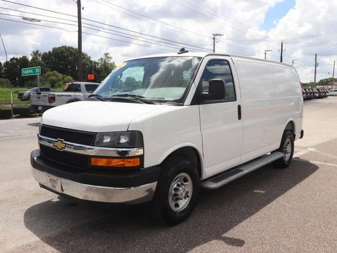 Used 2025 Chevrolet Express 2500 w/ Driver Convenience Package RWD image 5