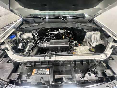 Used 2022 Ford Explorer XLT w/ Equipment Group 202A image 17