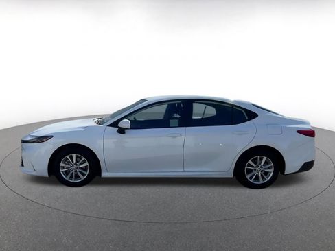 Used 2025 Toyota Camry LE image 9