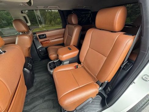 Used 2018 Toyota Sequoia Platinum AWD/4WD image 13
