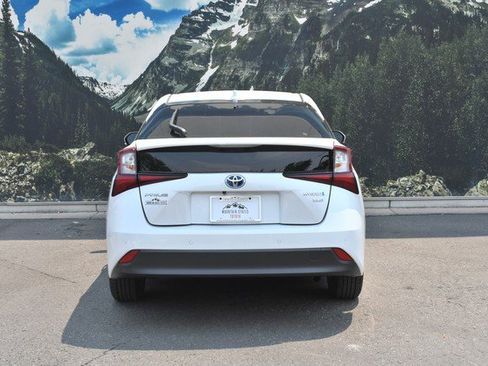 Certified 2022 Toyota Prius XLE w/ Premium Convenience Package FWD image 10