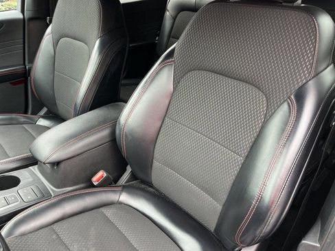 Used 2024 Ford Escape ST-Line image 17