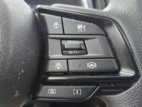 Used 2025 Subaru Crosstrek 2.0i Premium image 31