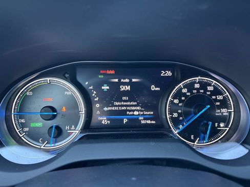 Used 2021 Toyota Venza XLE image 21