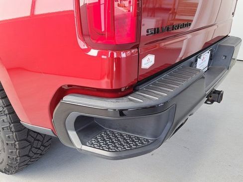 Used 2021 Chevrolet Silverado 1500 LT Trail Boss w/ LPO, Dark Essentials Package AWD/4WD image 32