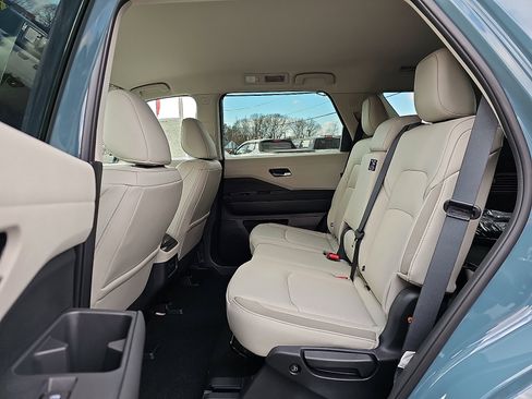 New 2026 Nissan Pathfinder SL image 6