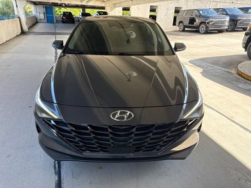 Used 2023 Hyundai Elantra Limited FWD image 19