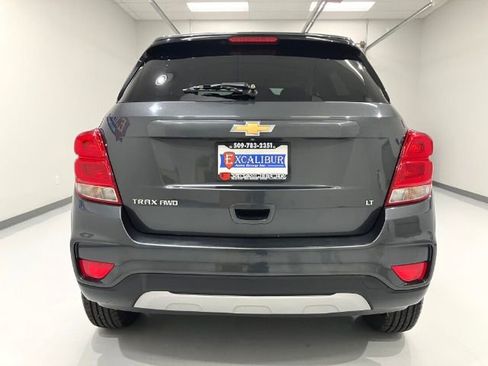 Used 2018 Chevrolet Trax LT w/ LT Convenience Package image 12