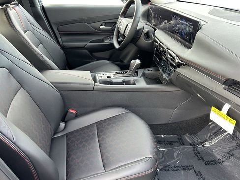 New 2026 Nissan Sentra SR w/ SR Premium Package FWD image 29