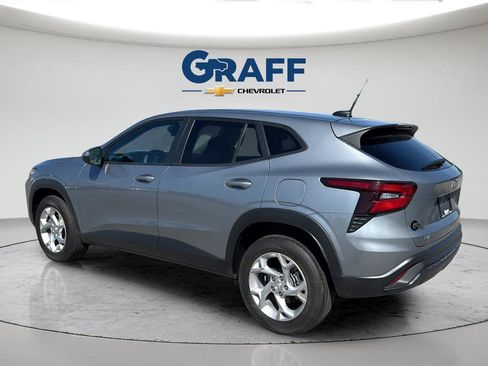 Used 2024 Chevrolet Trax LS w/ LS Convenience Package FWD image 14