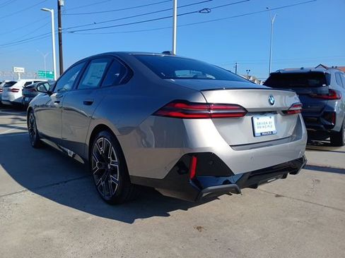 New 2026 BMW 530i RWD image 7