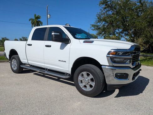 Used 2026 RAM 2500 Big Horn AWD/4WD image 2