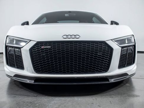 Used 2018 Audi R8 V10 w/ Premium Package RWD image 12