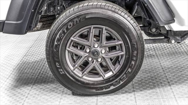 Used 2025 Jeep Gladiator Sport AWD/4WD image 30