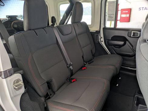 Used 2023 Jeep Wrangler Unlimited Rubicon AWD/4WD image 27
