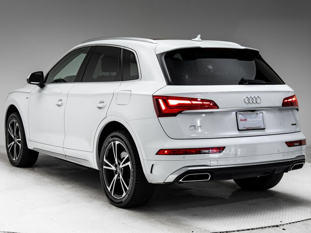 Used 2021 Audi Q5 e Premium Plus AWD/4WD image 3