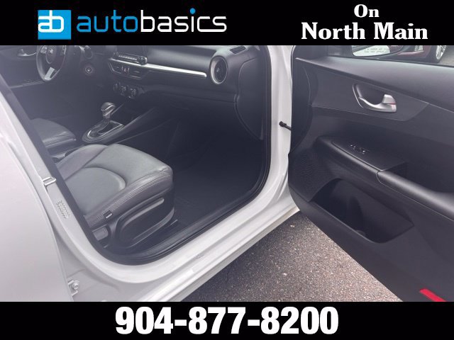 Used 2020 Kia Forte LXS FWD image 13