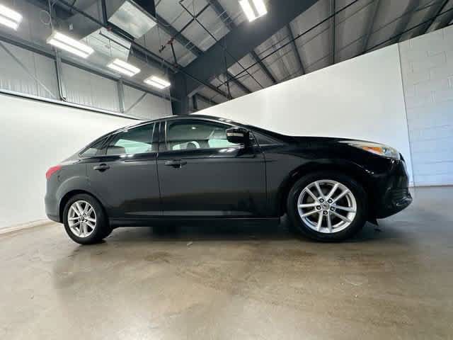 Used 2016 Ford Focus SE FWD image 3