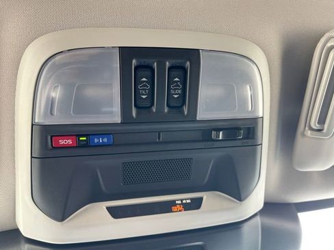 Used 2025 Subaru Crosstrek 2.0i Premium image 22