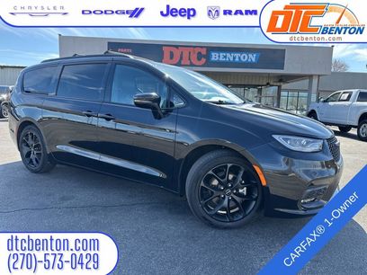 Used 2025 Chrysler Pacifica Limited