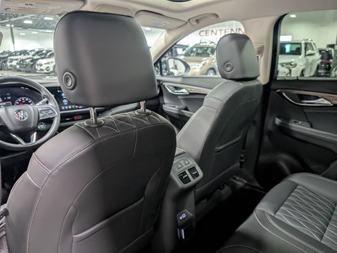 Used 2023 Buick Envision Avenir image 13