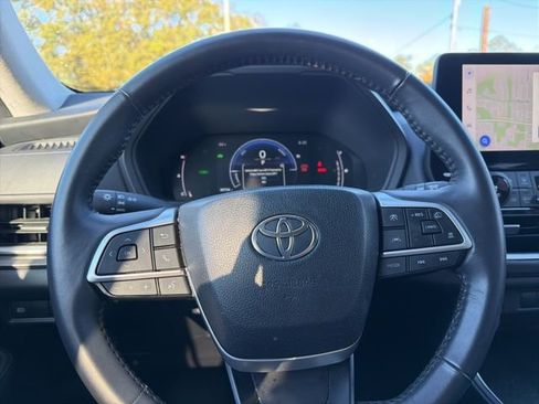 Used 2024 Toyota Grand Highlander XLE image 11